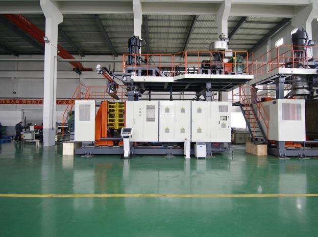 pallet blow molding machine